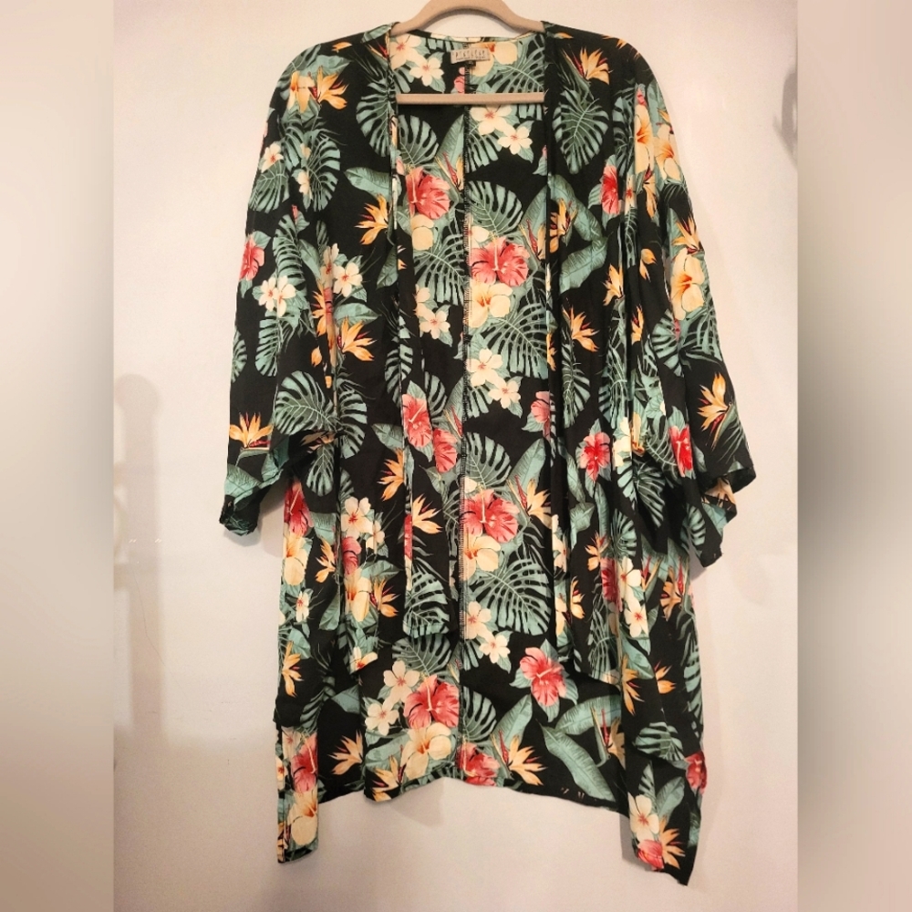 Pokoloko floral rayon/chiffon Ruana wrap 3/4 sleeves high-low one size